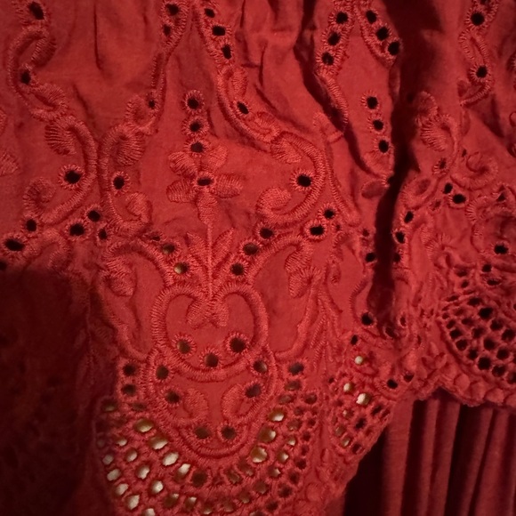 Knox Rose red off the shoulder Size Large - Picture 4 of 4